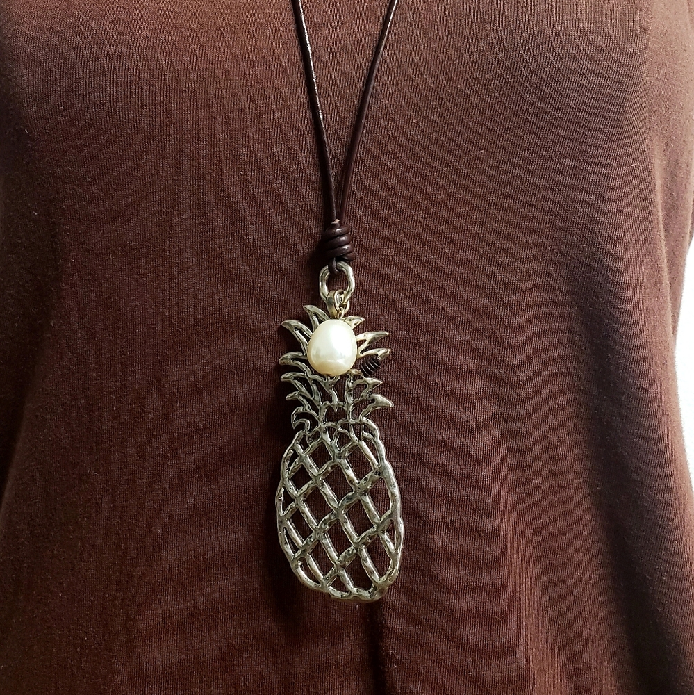 Sweet Pineapple Pendant with Faux Pearl.